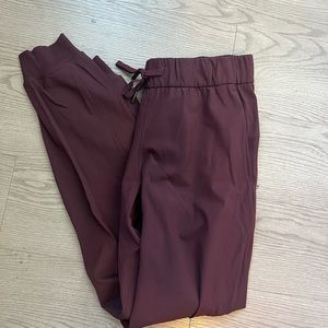 Lululemon Stretch Luxtreme High-Rise Jogger